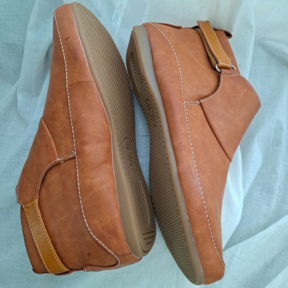 Faux Leather Booties 8.5 Hook'n Loop Close Top Stitching Flat Rubber Vegan brown